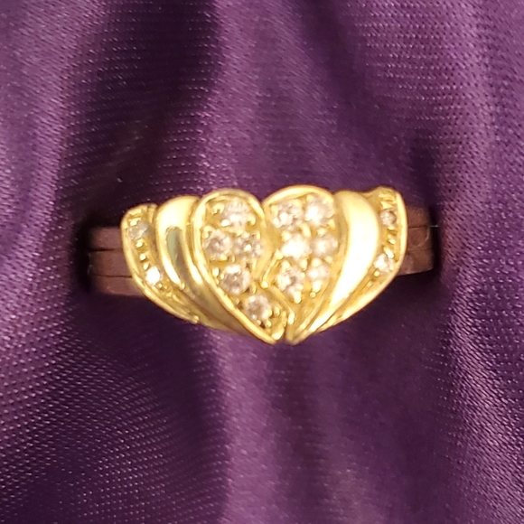 Ring - Picture 3 of 4
